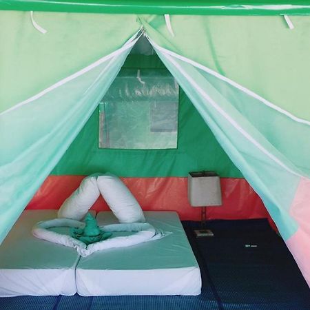Koh Ngai Camping Restaurant @ Bar Екстер'єр фото