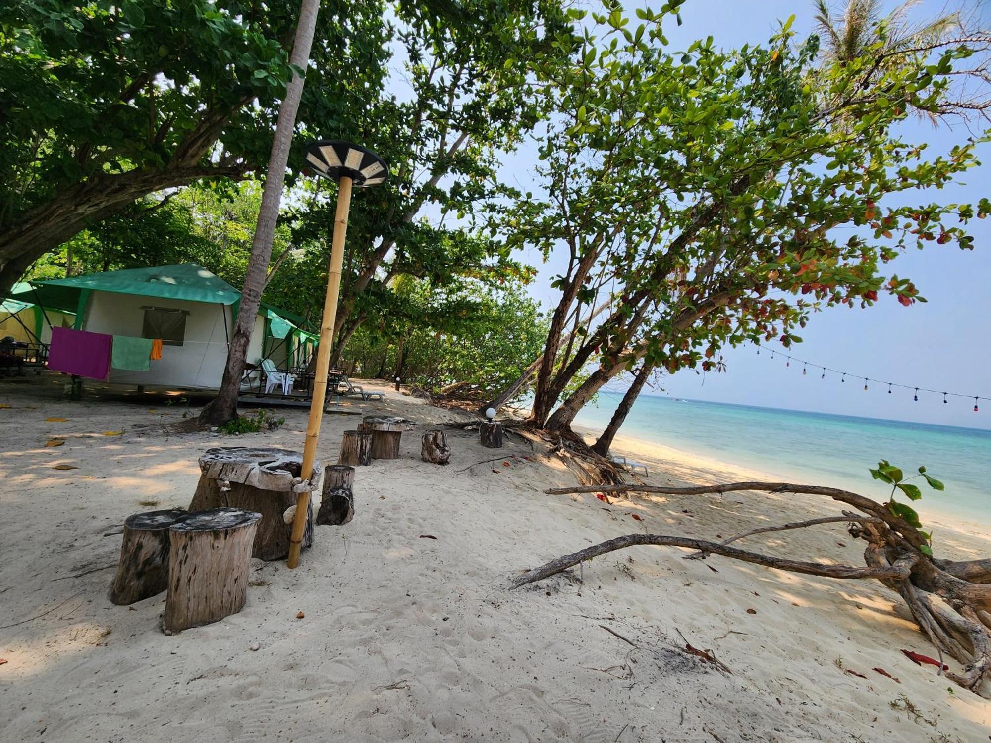 Koh Ngai Camping Restaurant @ Bar Екстер'єр фото