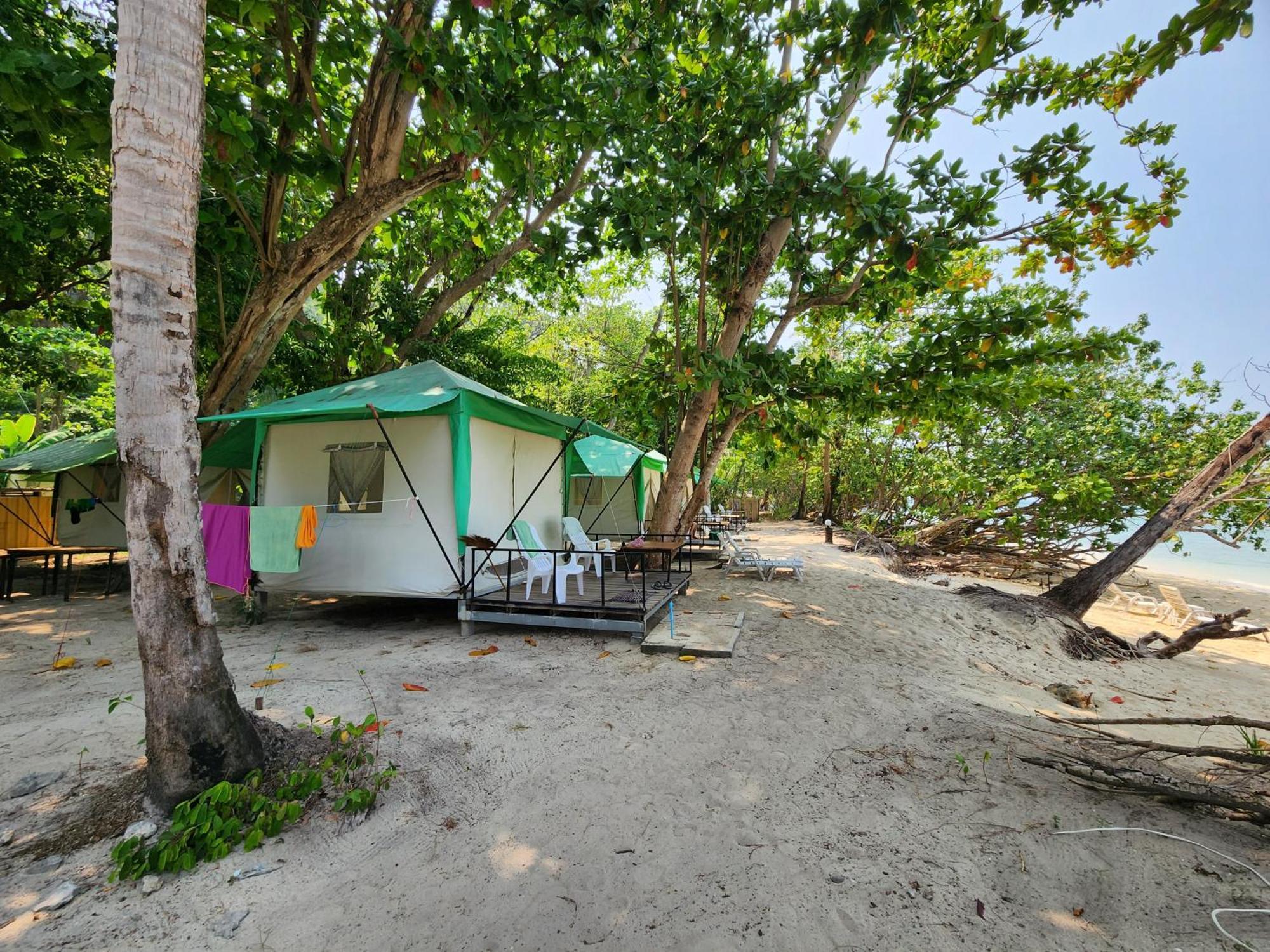 Koh Ngai Camping Restaurant @ Bar Екстер'єр фото