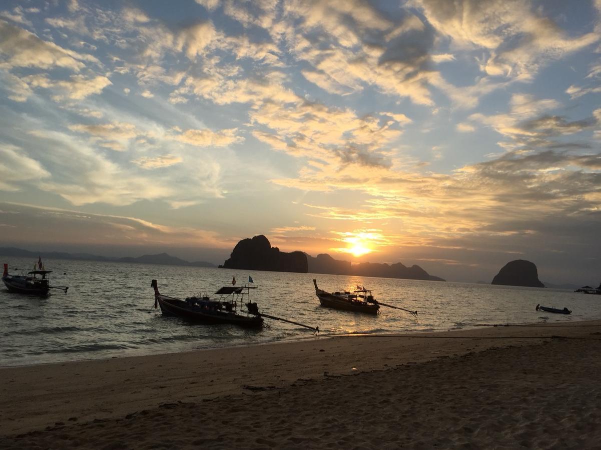 Koh Ngai Camping Restaurant @ Bar Екстер'єр фото